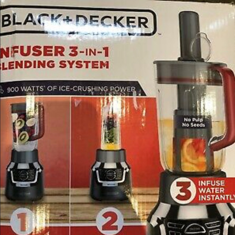 NIB Black & Decker 3-1 blender